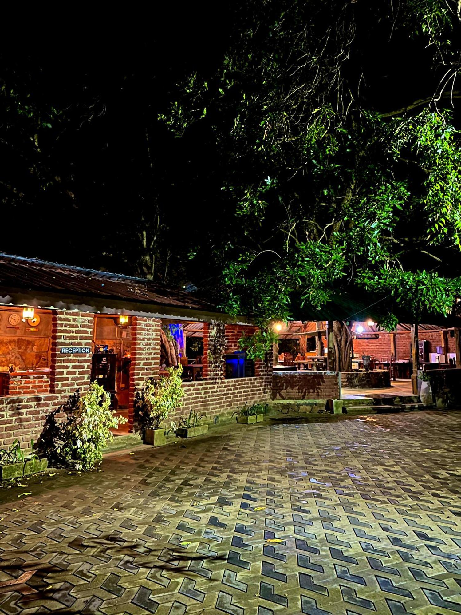 Birds Paradise Inn Udawalawe Bagian luar foto